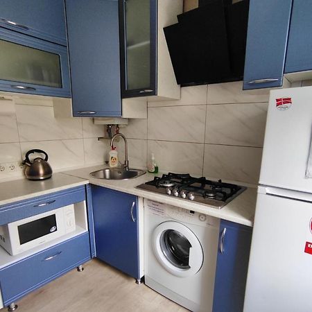 Двухкомнатные Апартаменты Центр Mystetsʹka 3 Kr Apartments Krivoy Rog Luaran gambar