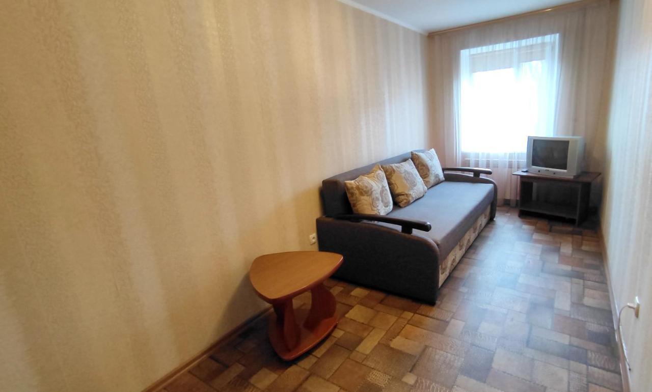 Двухкомнатные Апартаменты Центр Mystetsʹka 3 Kr Apartments Krivoy Rog Luaran gambar