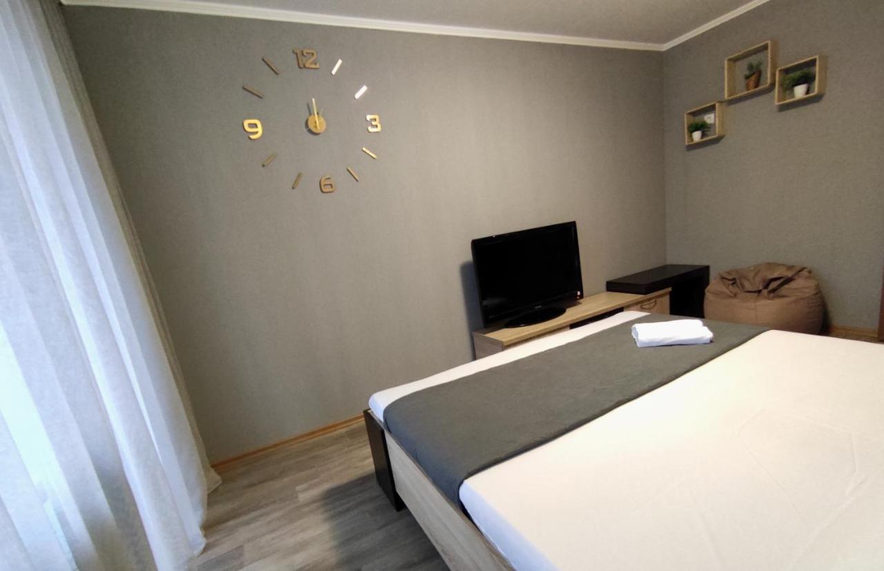 Двухкомнатные Апартаменты Центр Mystetsʹka 3 Kr Apartments Krivoy Rog Luaran gambar