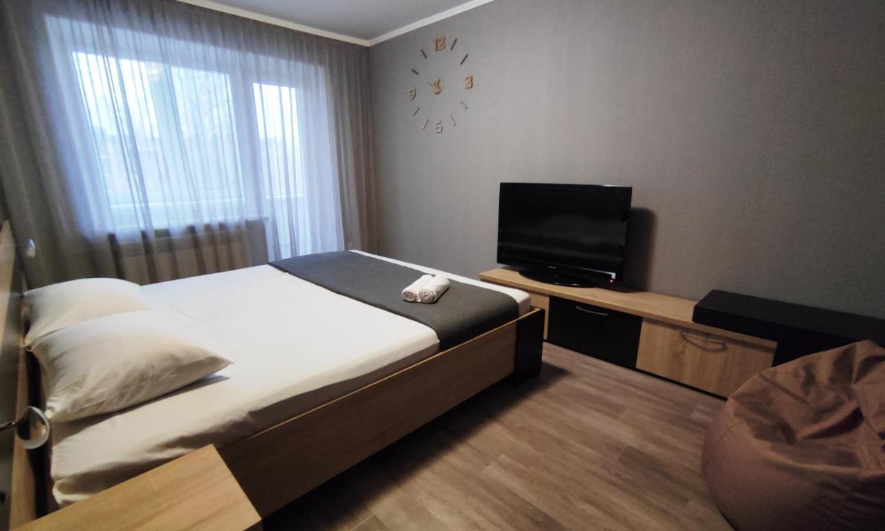 Двухкомнатные Апартаменты Центр Mystetsʹka 3 Kr Apartments Krivoy Rog Luaran gambar