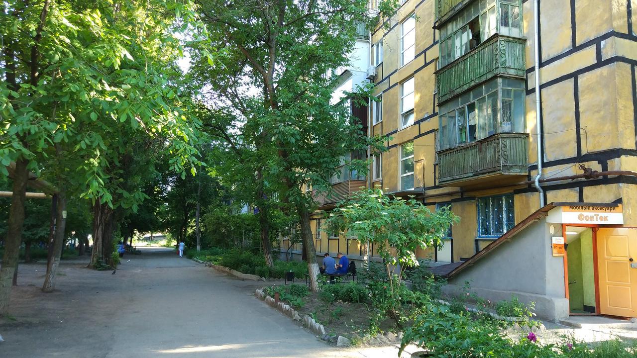 Двухкомнатные Апартаменты Центр Mystetsʹka 3 Kr Apartments Krivoy Rog Luaran gambar